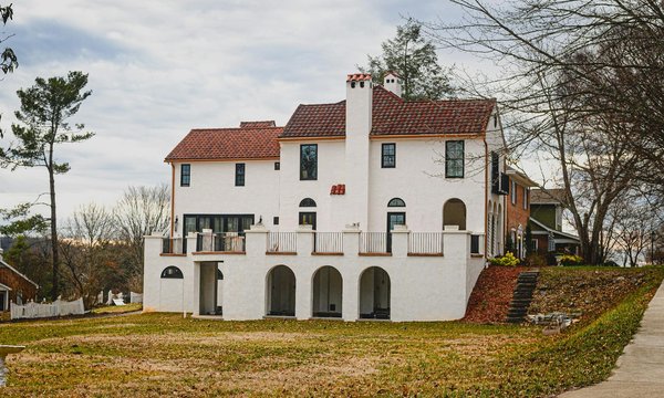 Les avantages d'installer une margelle autour de votre piscine